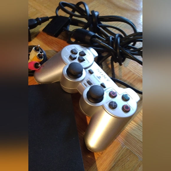 PlayStation 2 Slim Black - Picture 2 of 8